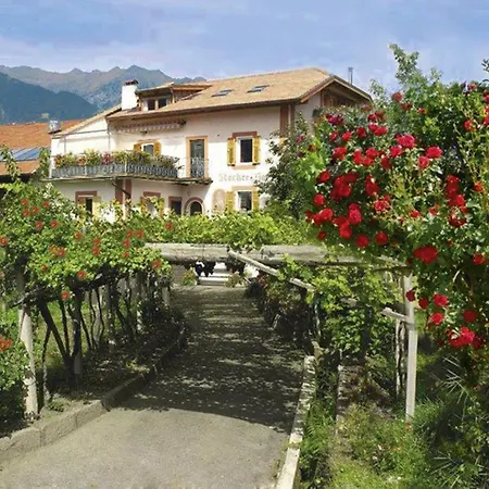 Stoeckerhof Sonne Apartment Merano